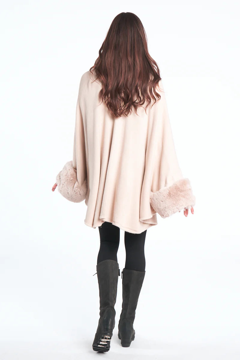 Cream Deluxe Cuddle Faux Fur Wrap